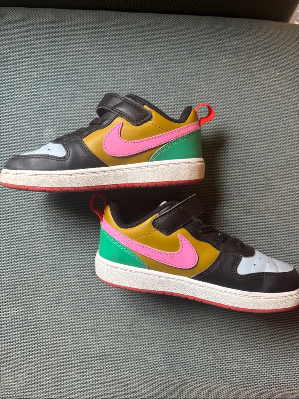 Girls Nike block color sneakers